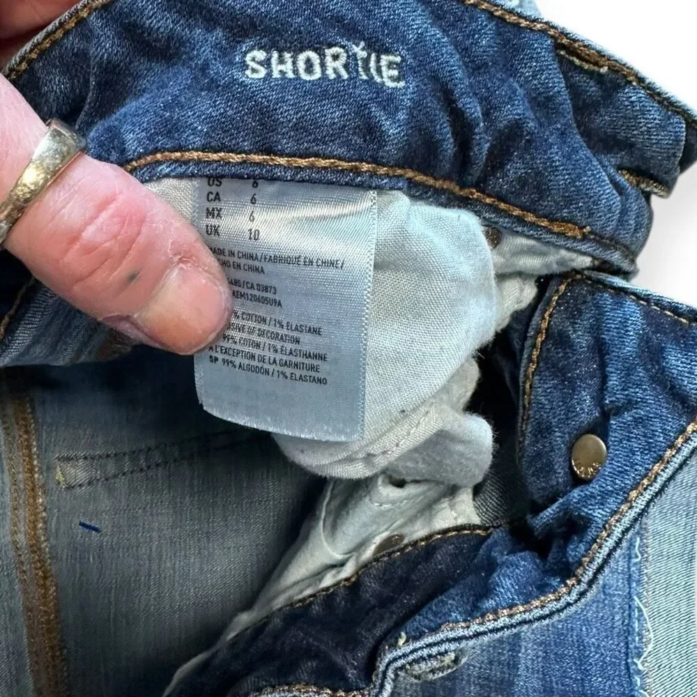 AMERICAN EAGLE Women's Medium Blue Wash Super Stretch Denim Shortie Cut Off Shor - Picture 4 of 5